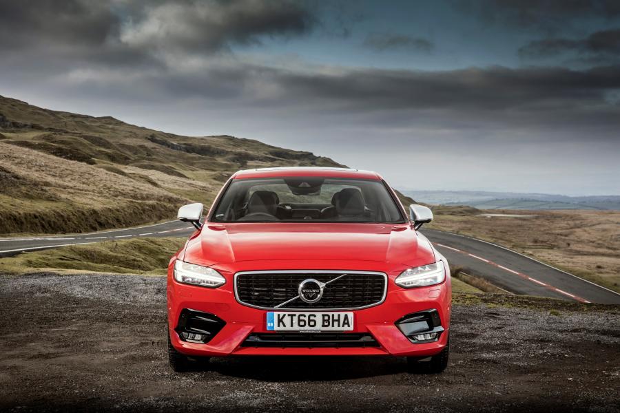  Volvo S90 D5 R-Design 2017 года  (UK) (фото 21 из 30)